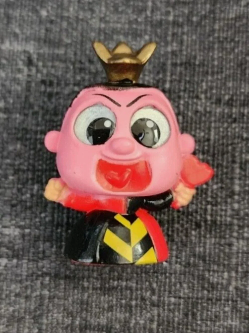 EXCLUSIVE Villains Queen of Hearts Red Faced Series 1 Disney Doorables